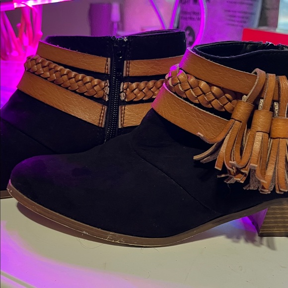 Just Fab Ankle Booties - Picture 4 of 7